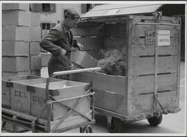 Genève, avenue de la Jonction : transport de matériaux à l'usine Gardy